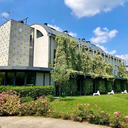 Mxp Rooms Guest House Cardano Al Campo Bagian luar foto