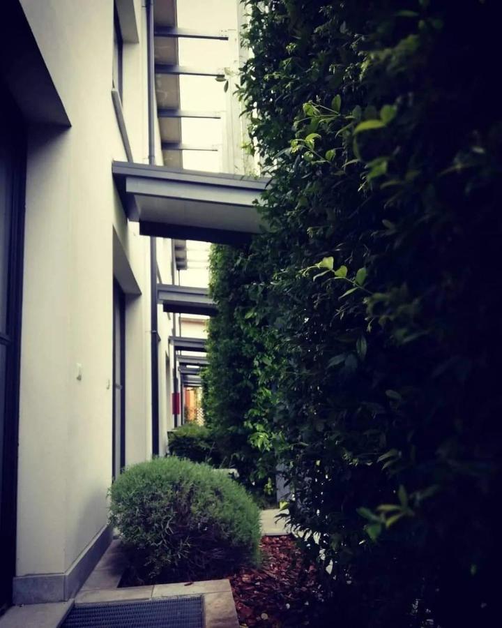 Mxp Rooms Guest House Cardano Al Campo Bagian luar foto