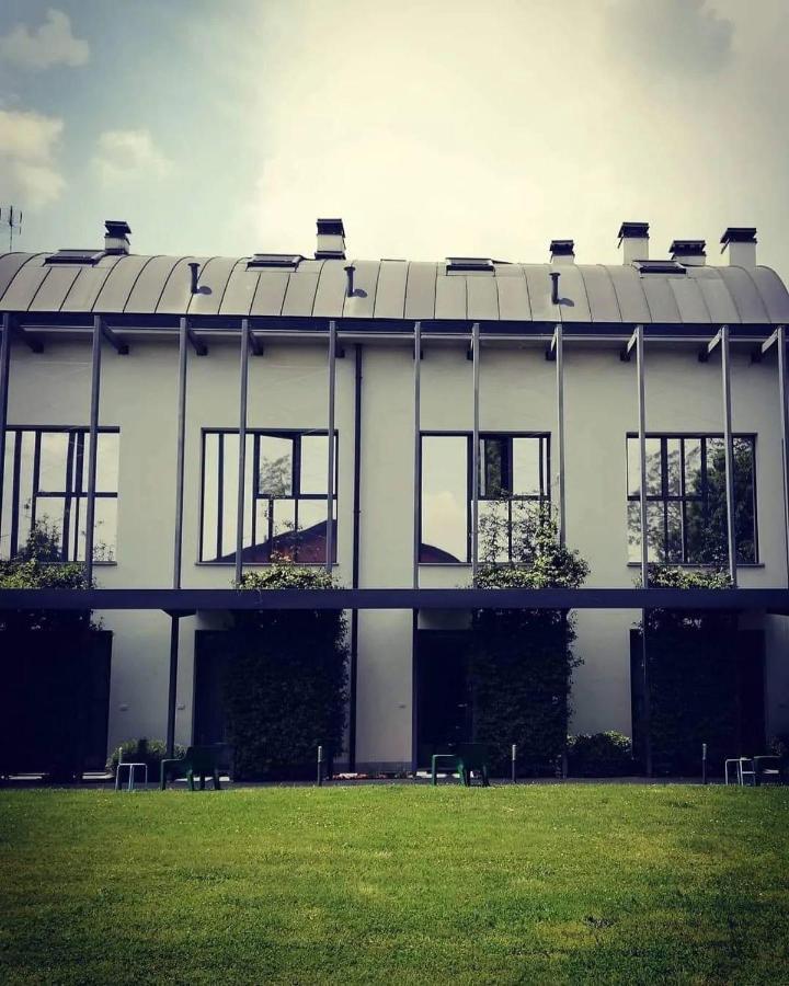 Mxp Rooms Guest House Cardano Al Campo Bagian luar foto