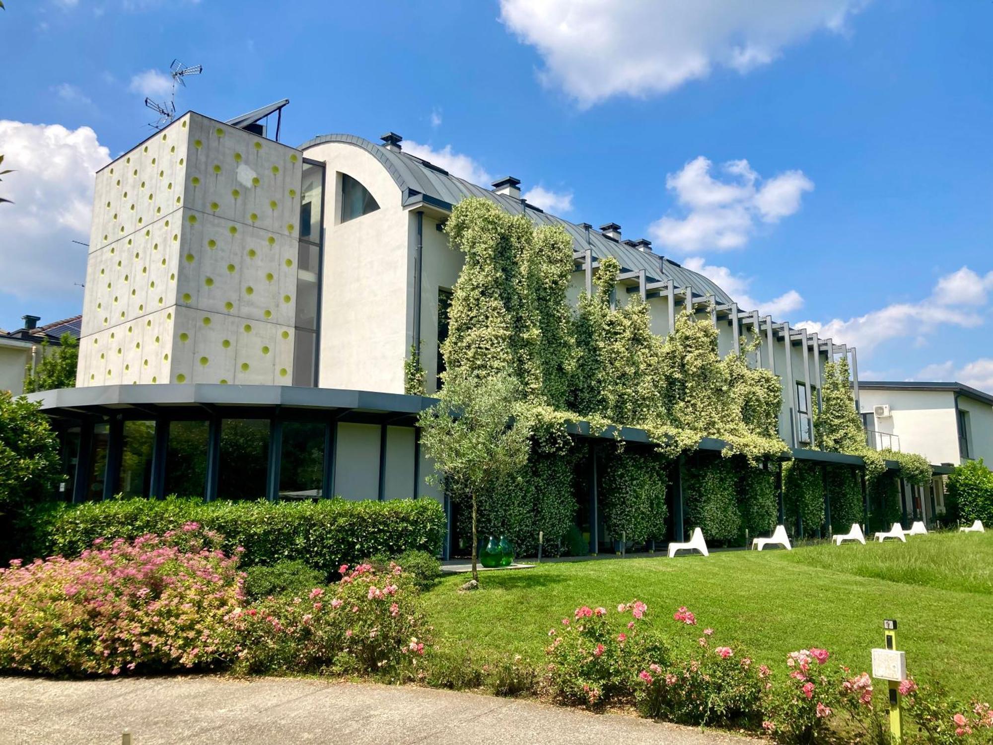 Mxp Rooms Guest House Cardano Al Campo Bagian luar foto