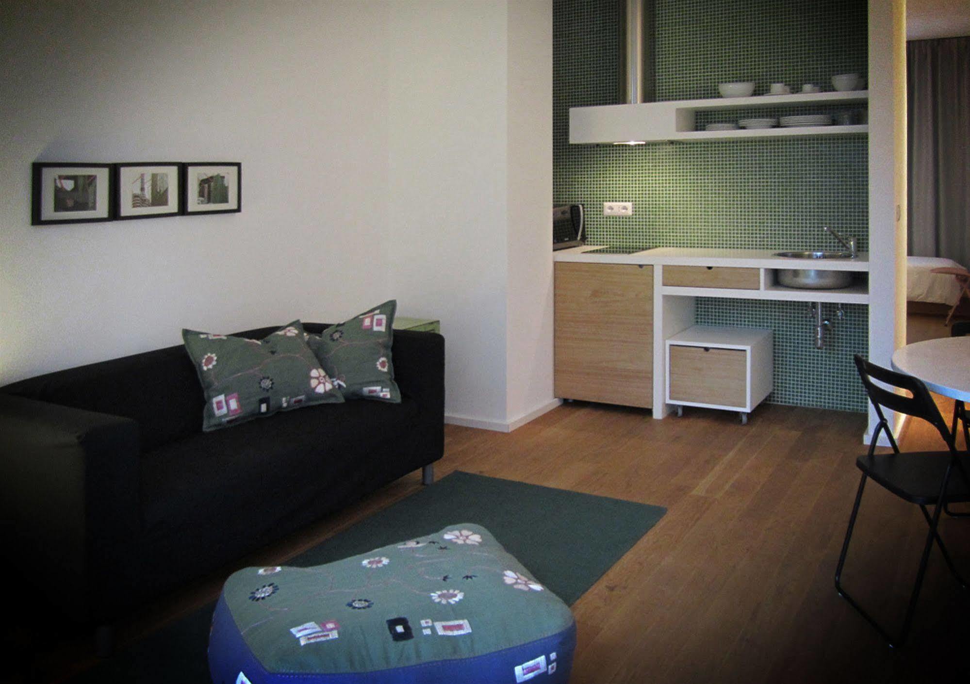 Mxp Rooms Guest House Cardano Al Campo Bagian luar foto